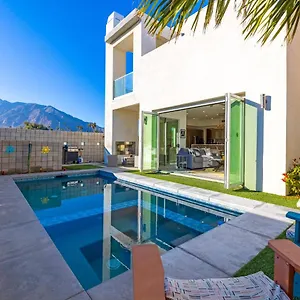 https://breathtaking-luxury-villa-architectural-jewel.palm-springs-ca-hotels.com